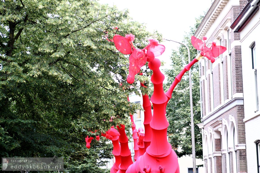 2012-07-07 Compagnie Off ism Theaterschip Drost van Salland - Les Girafes (Deventer Op Stelten) 012